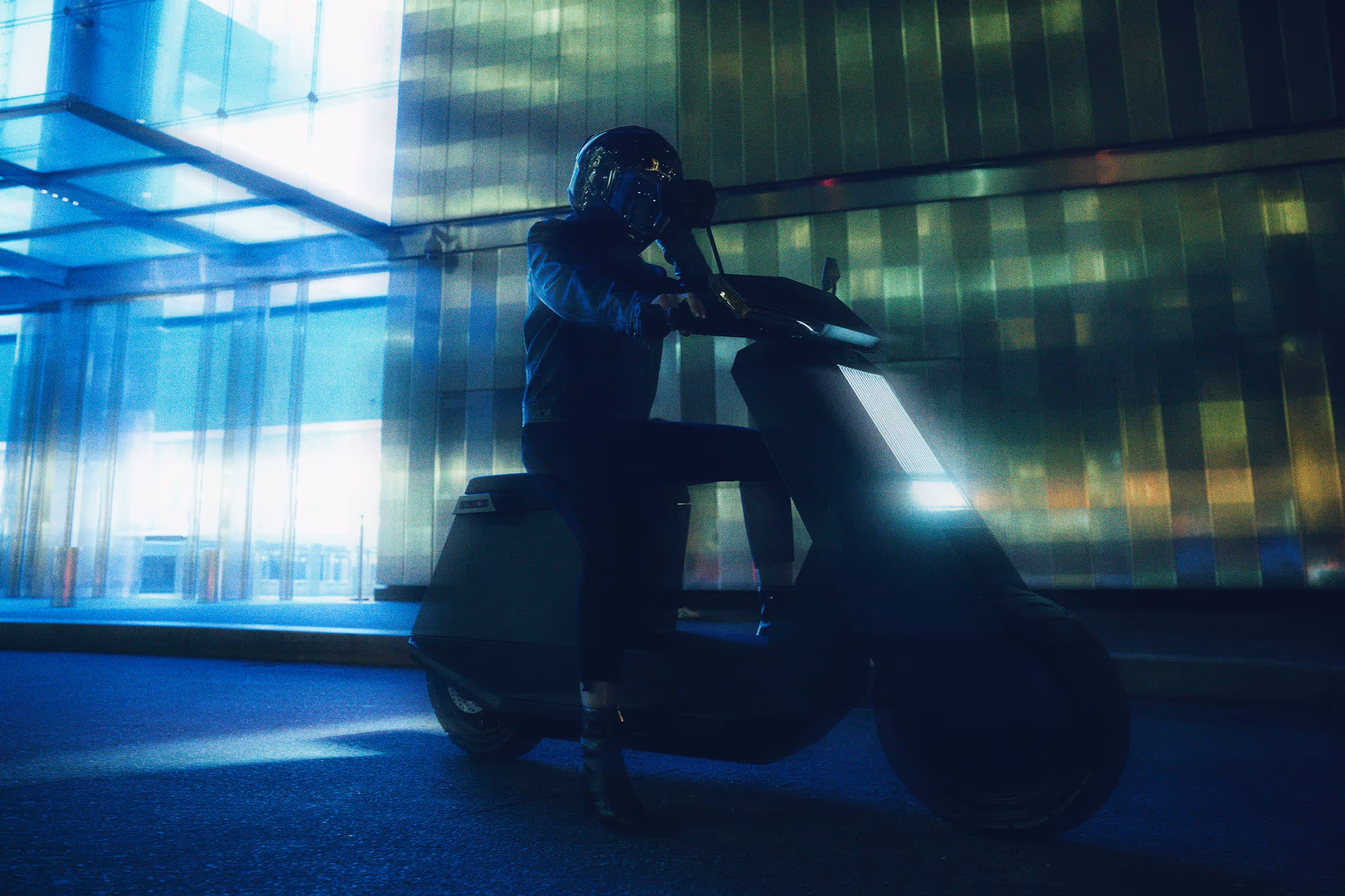 Infinite Machine Olto campaign lifestyle rider photo